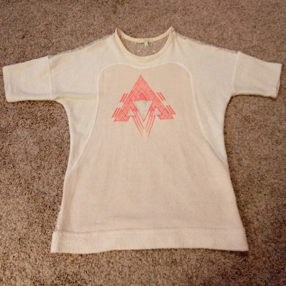 ❤️ SOLD ❤️Lacy short sleeve sweatshirt